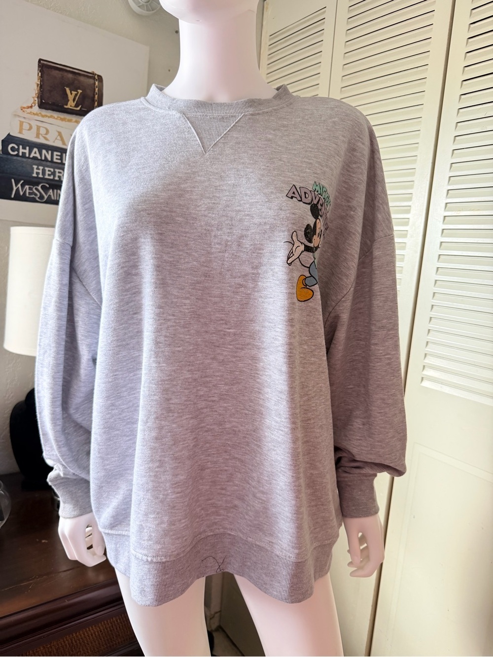 Disney Gray Crewneck Sweater with Mickey Mouse Design size L